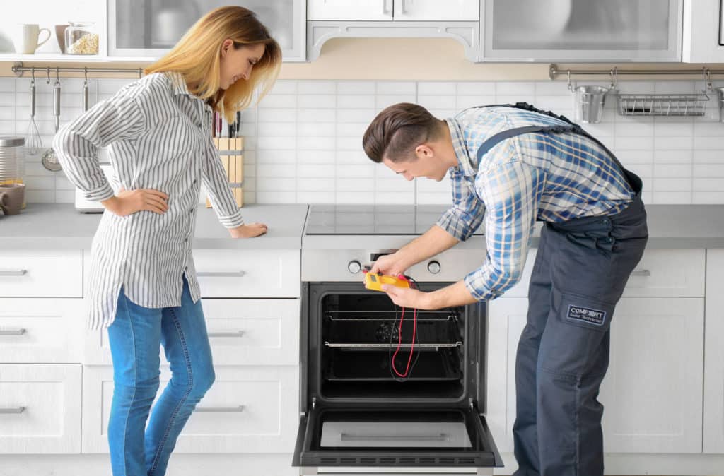 electric stove repairman picture